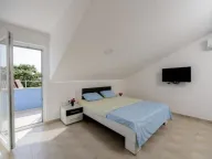 Rent, one bedroom apartment, 35m², Bulevar, Budva - image 2