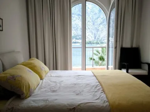 Sale, two bedroom apartment, 76m², Muo, Kotor - image 9