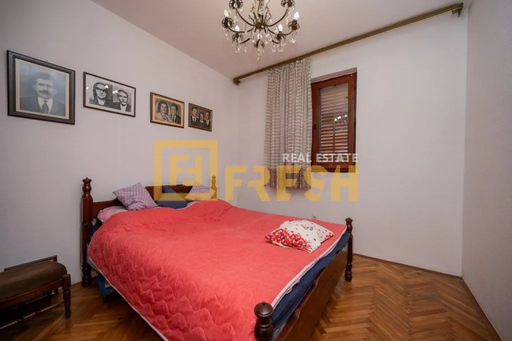 Prodaja, kuća, 348m², Stara Varoš, Podgorica