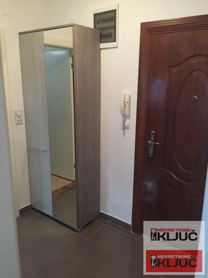 Izdavanje, jednosoban stan, 34m², Bulevar Oslobodjenja, Novi Sad Sve Podlokacije