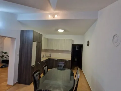 Izdavanje, dvosoban stan, 118m², Tološi, Podgorica - image 4