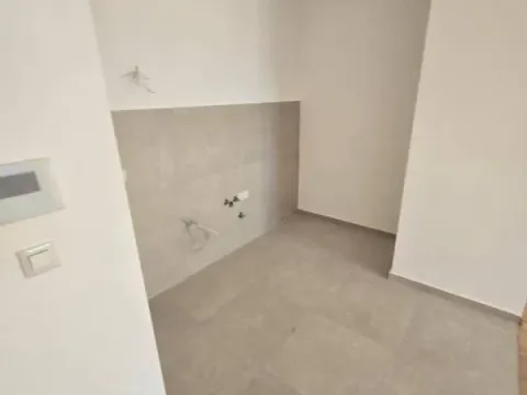 Sale, one bedroom apartment, 43m², Bečići, Budva - image 4