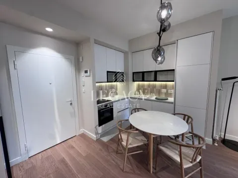 Izdavanje, trosoban stan, 83m², Savski Venac, Beograd - image 12