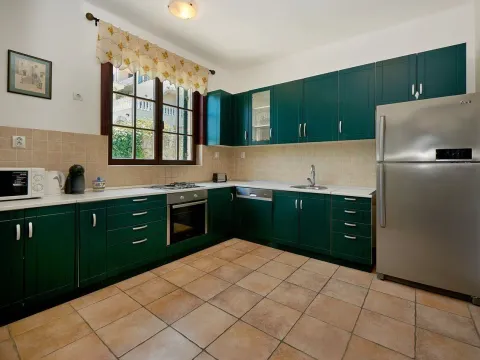 Prodaja, kuća, 235m², Kostanjica, Kotor - image 28