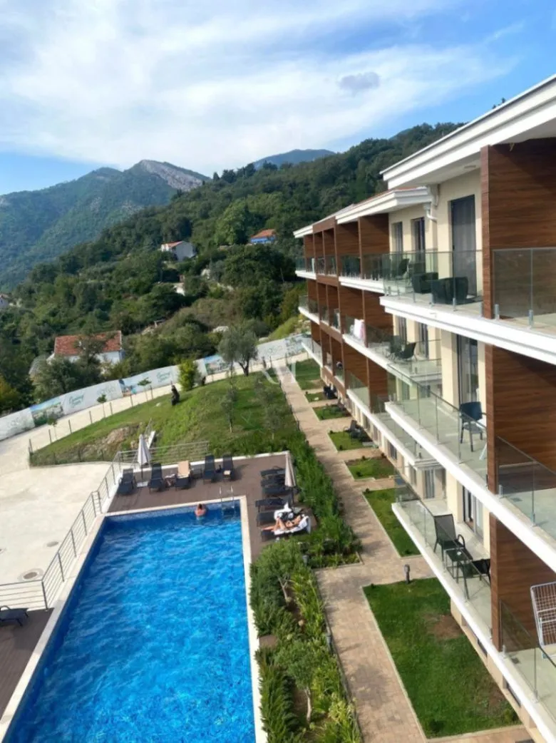 Izdavanje, garsonjera, 35m², Tivat, Crna Gora