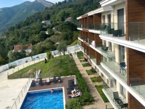 Izdavanje, garsonjera, 35m², Tivat, Crna Gora