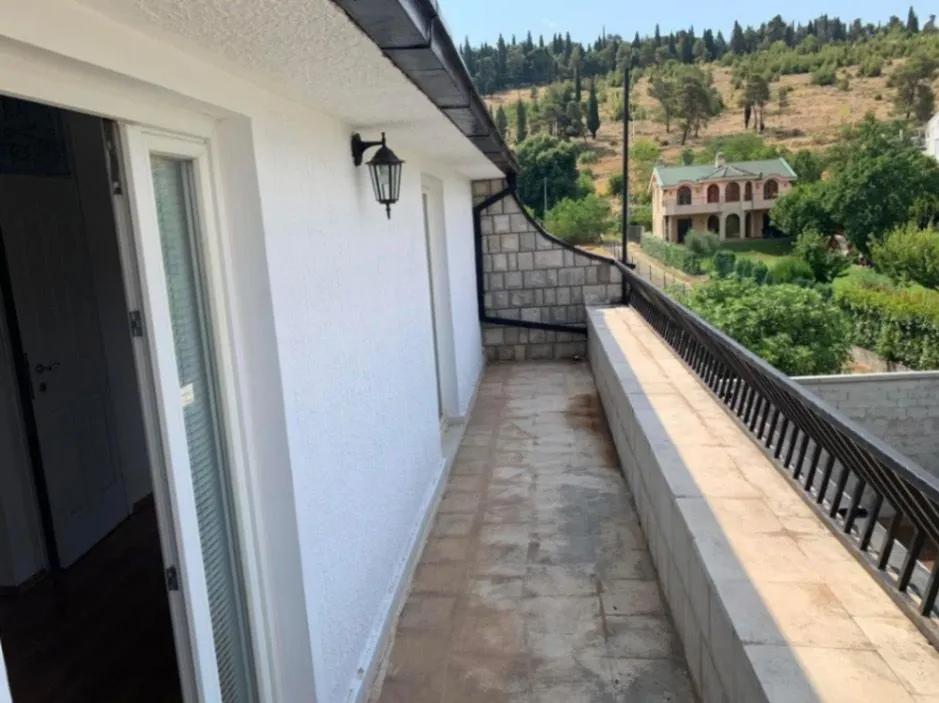 Rent, house, 250m², Zagorič, Podgorica