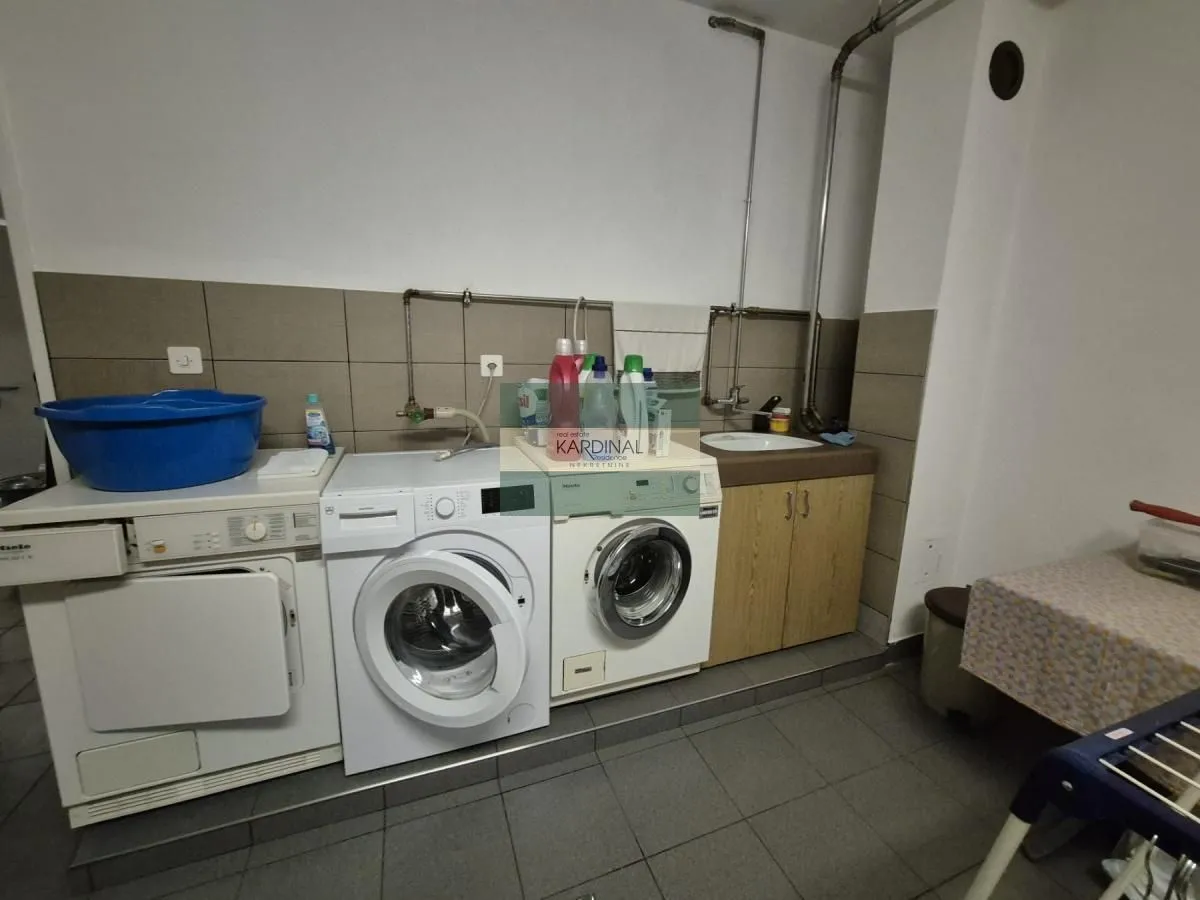 Prodaja, kuća, 528m², Budžino brdo, Jagodina