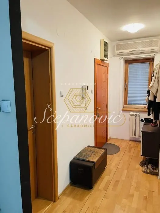 Prodaja, četvorosoban stan, 134m², Bulevar Oslobodjenja, Novi Sad Sve Podlokacije