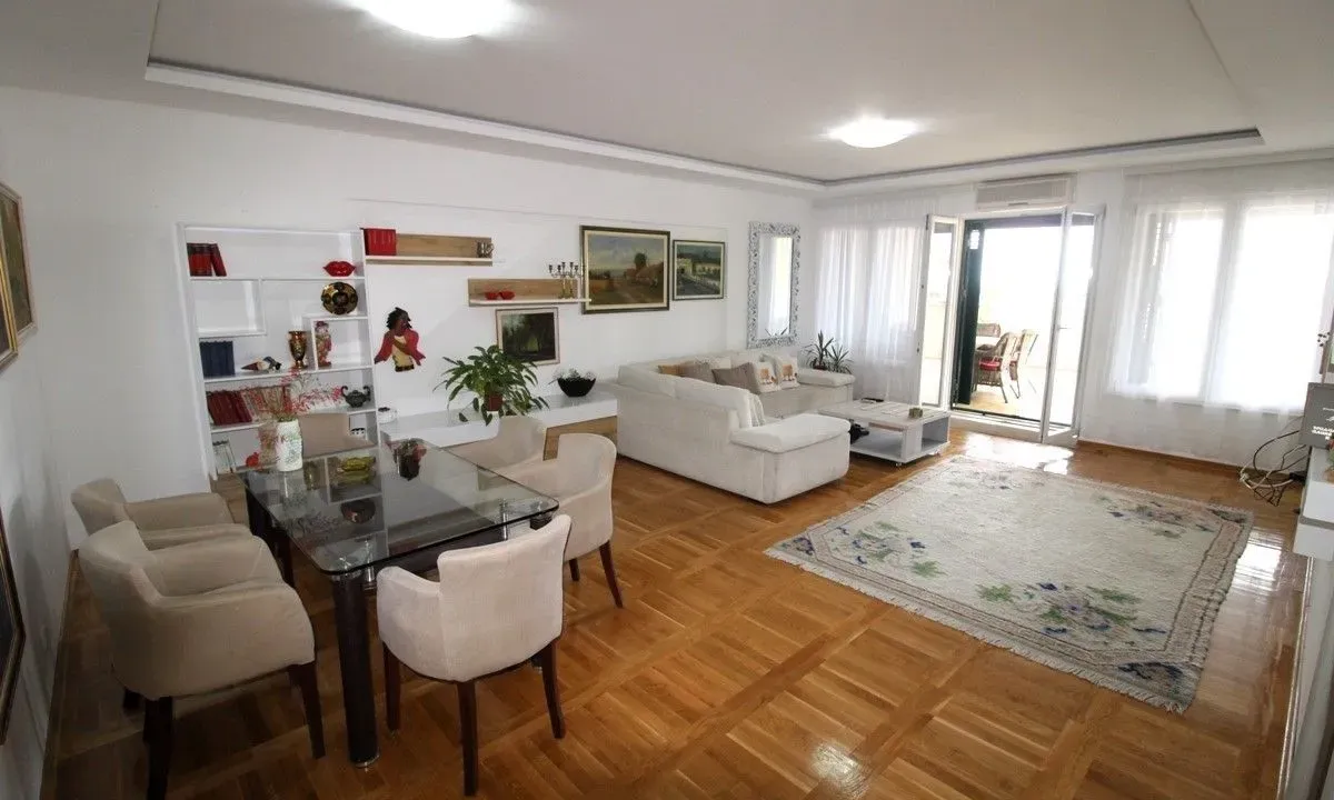 Prodaja, dvosoban stan, 120m², Savina, Herceg Novi