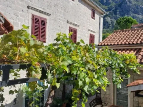 Prodaja, kuća, 240m², Risan, Kotor - image 3