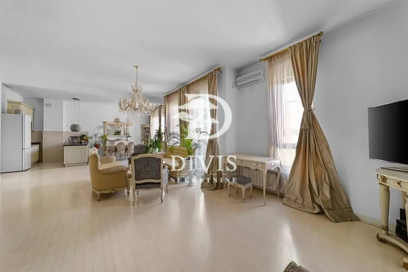 Sale, three bedroom apartment, 143m², Vukov Spomenik, Zvezdara Sve Podlokacije