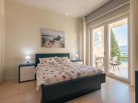 Sale, one bedroom apartment, 64m², Porto Montenegro, Tivat - image 9