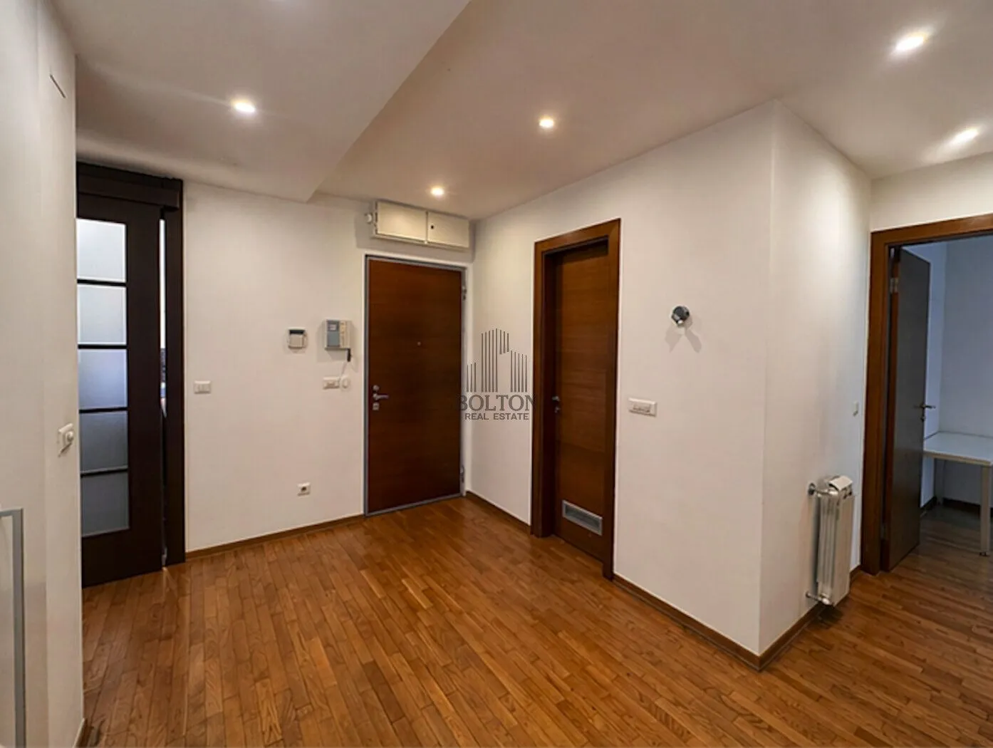 Rent, three bedroom apartment, 81m², Kalenić Pijaca, Vračar Sve Podlokacije