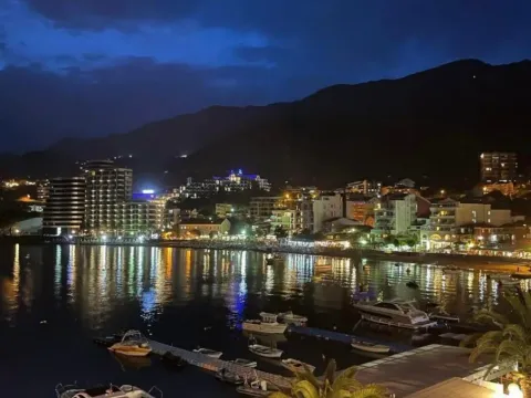 Rent, two bedroom apartment, 80m², Rafailovići, Budva - image 10