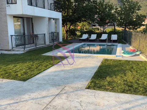 Sale, house, 290m², Tivat, Crna Gora - image 12
