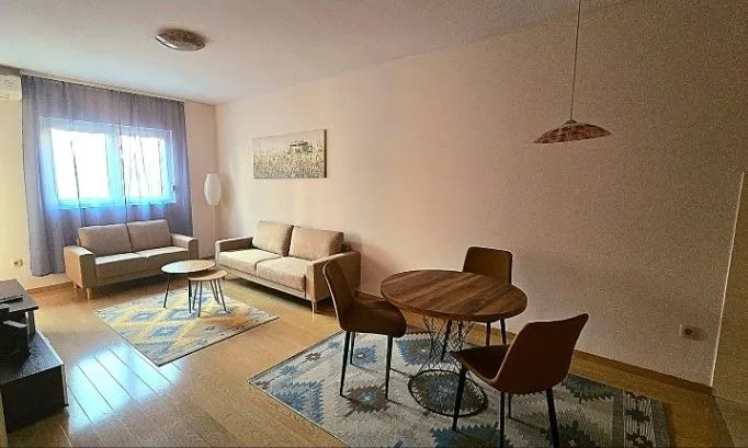 Izdavanje, jednosoban stan, 47m², City Kvart, Podgorica