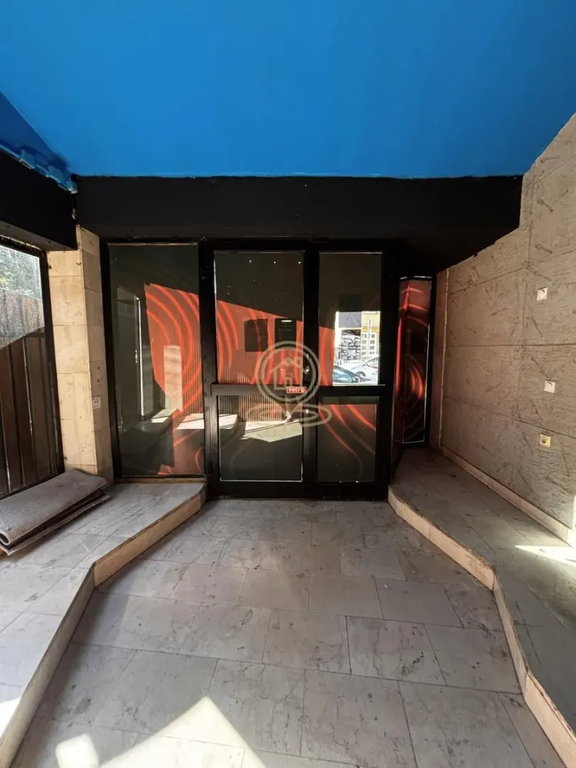 Rent, office space, 87m², Medijana, Niš