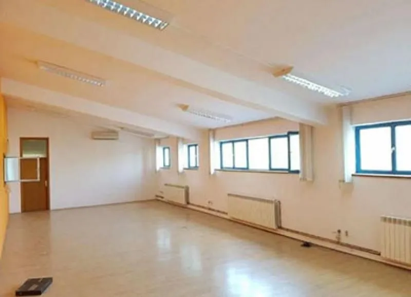 Rent, office space, 630m², Čukarica, Beograd