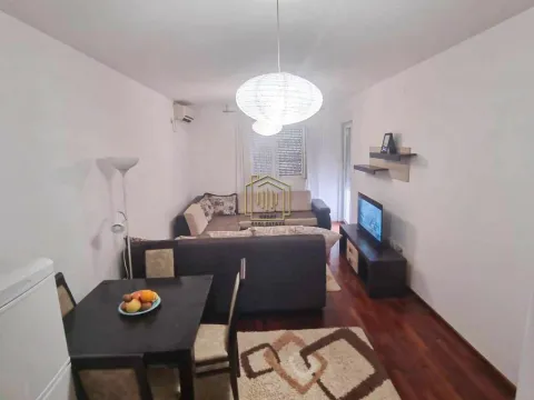 Izdavanje, jednosoban stan, 45m², Stari Aerodrom, Podgorica - image 2