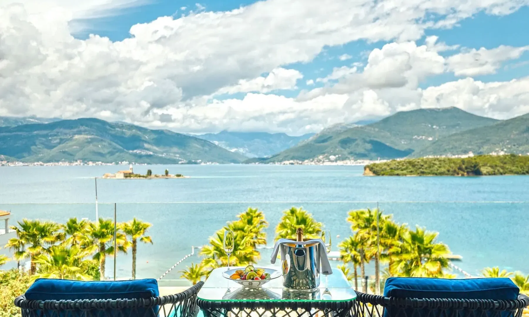 Sale, two bedroom apartment, 195m², Tivat, Crna Gora