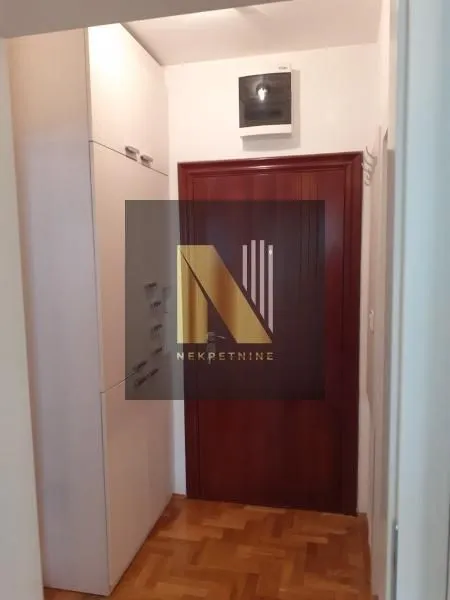 Izdavanje, jednosoban stan, 38m², Nova Detelinara, Novi Sad Sve Podlokacije