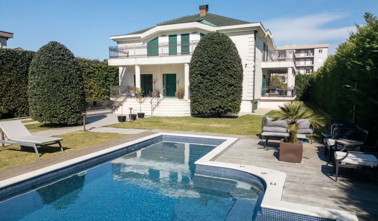 Prodaja, kuća, 500m², Podgorica, Crna Gora