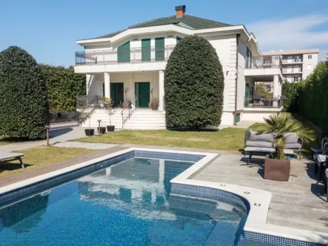 Prodaja, kuća, 500m², Podgorica, Crna Gora - image 1