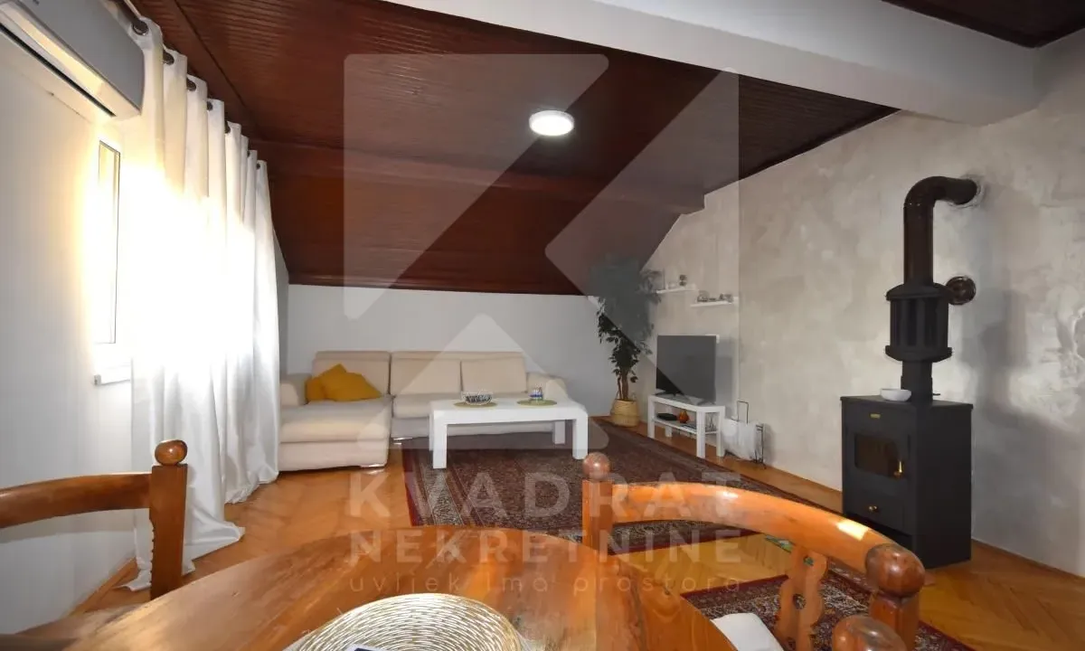 Izdavanje, trosoban stan, 100m², Stari Aerodrom, Podgorica