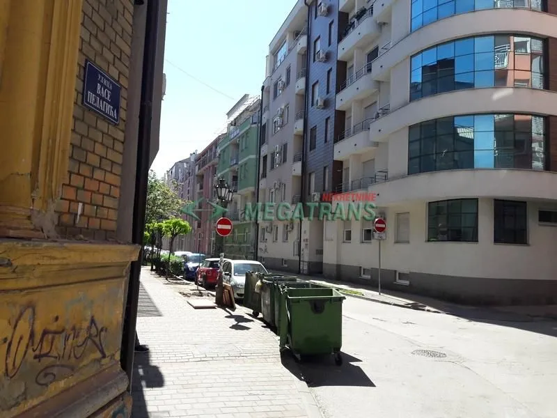 Izdavanje, dvosoban stan, 50m², Centar, Novi Sad