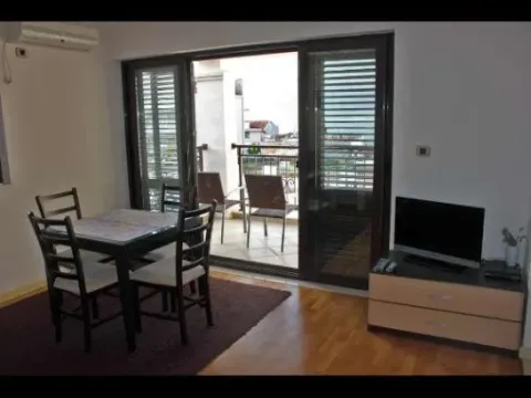 Rent, apartment, 54m², Đenovići, Herceg Novi - image 2
