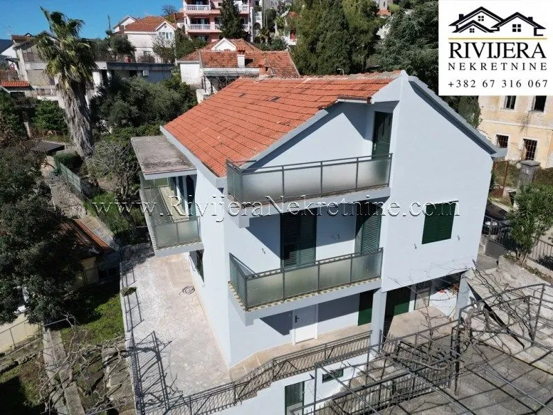 Prodaja, kuća, 372m², Centar, Herceg Novi