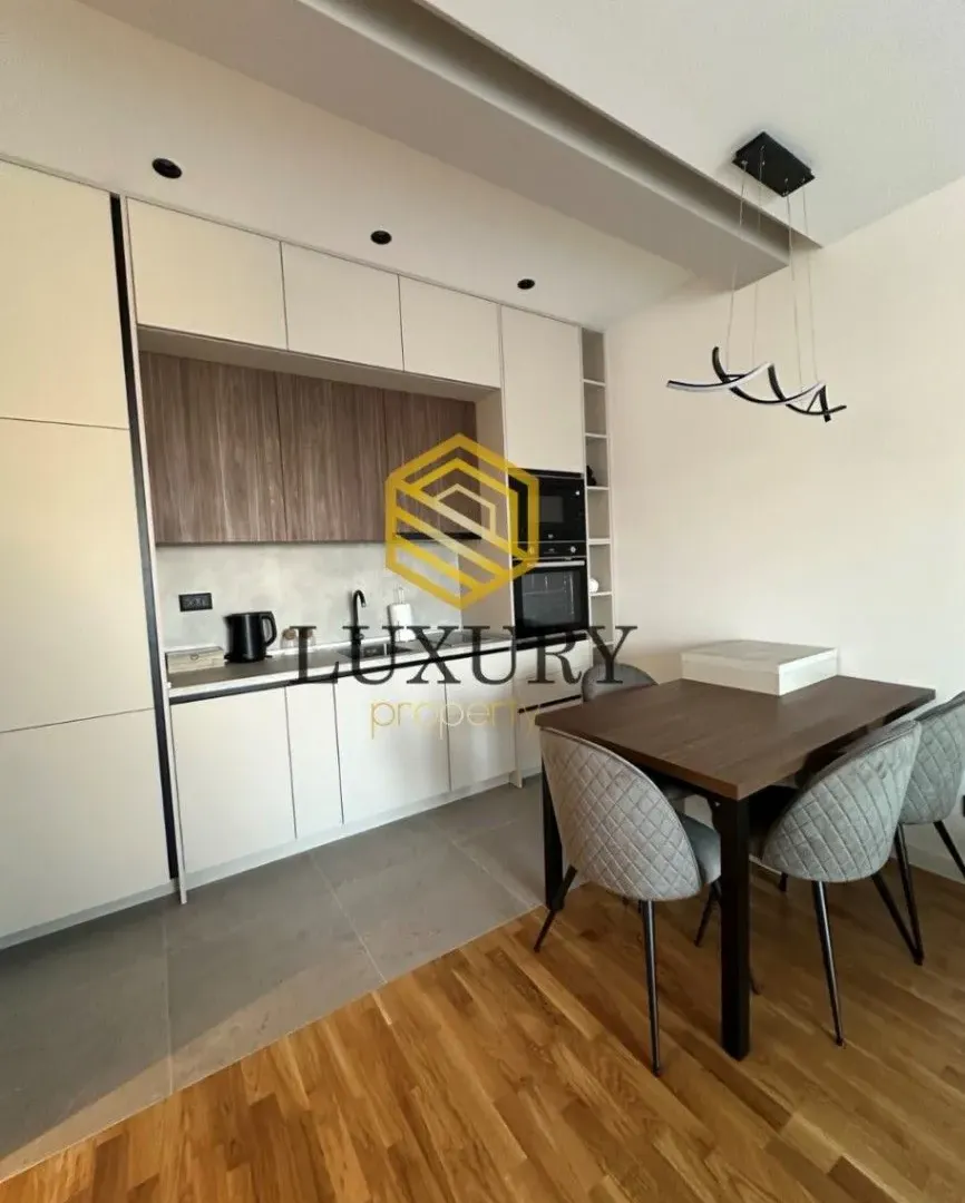 Izdavanje, jednosoban stan, 49m², City Kvart, Podgorica