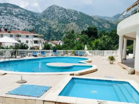 Prodaja, jednosoban stan, 65m², Risan, Kotor