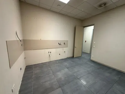 Izdavanje, poslovni prostor, 240m², Centar, Tivat - image 6