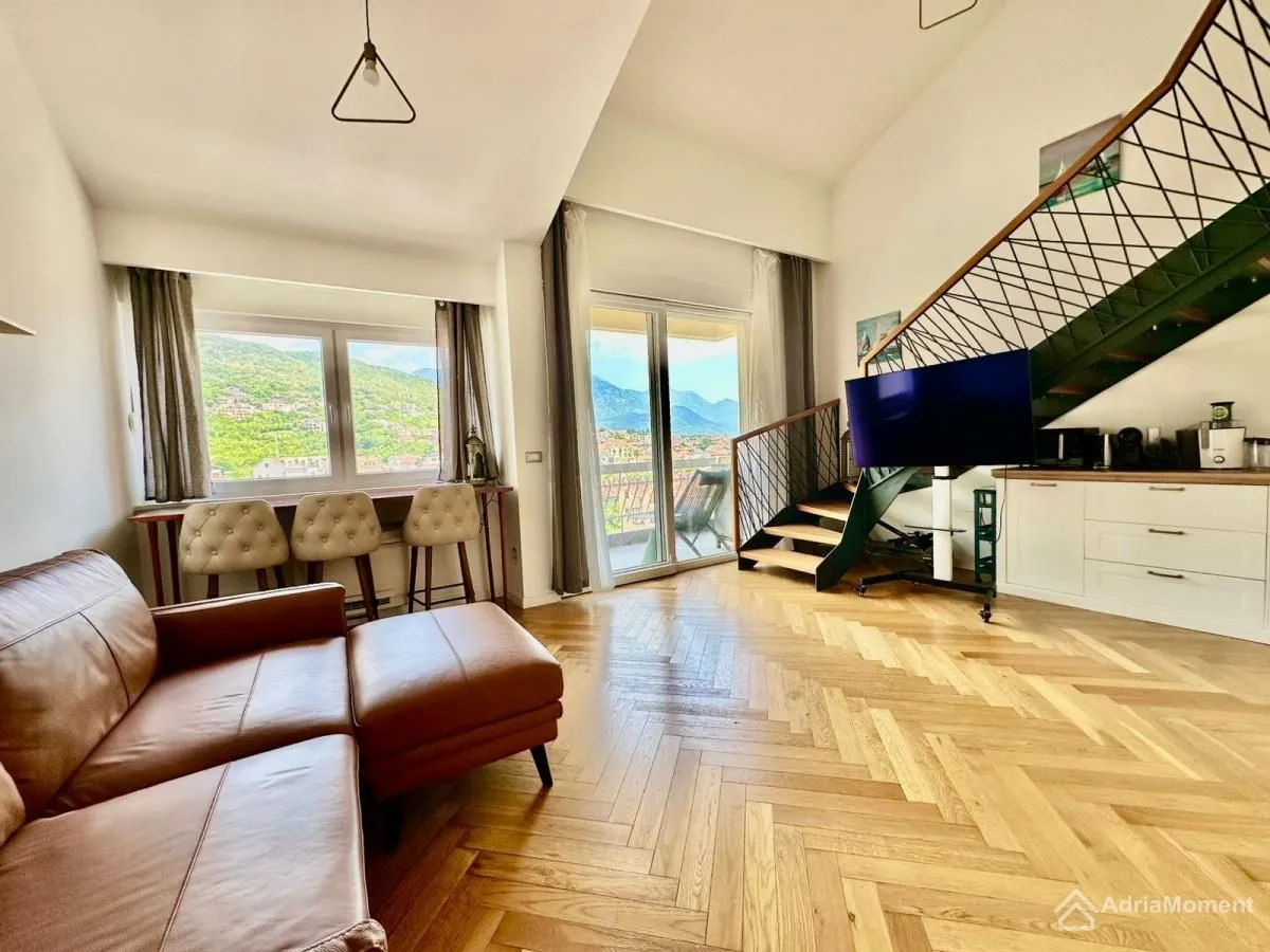 Prodaja, dvosoban stan, 68m², Centar, Tivat