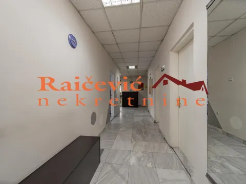 Prodaja, poslovni prostor, 273m², Banovo Brdo, Beograd - image 9