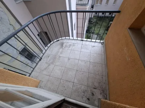 Izdavanje, trosoban stan, 122m², Centar, Novi Sad - image 20