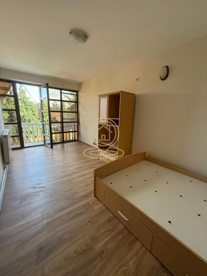 Izdavanje, dvosoban stan, 80m², Mala vaga, Kragujevac