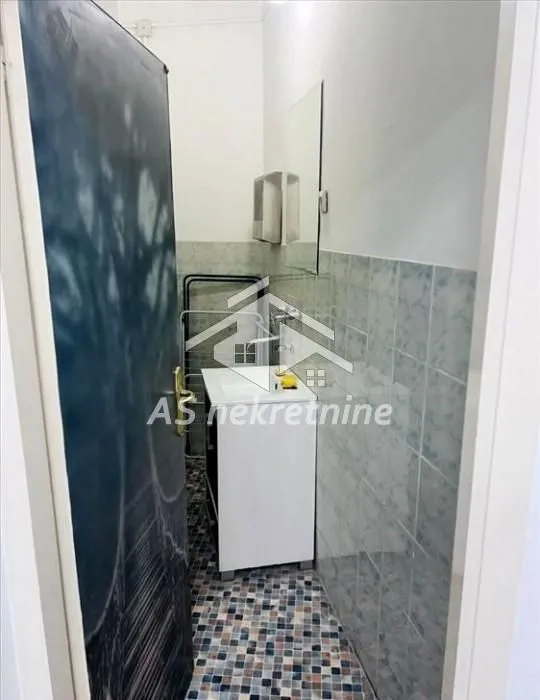 Rent, four bedroom apartment, 107m², Stari Grad, Beograd
