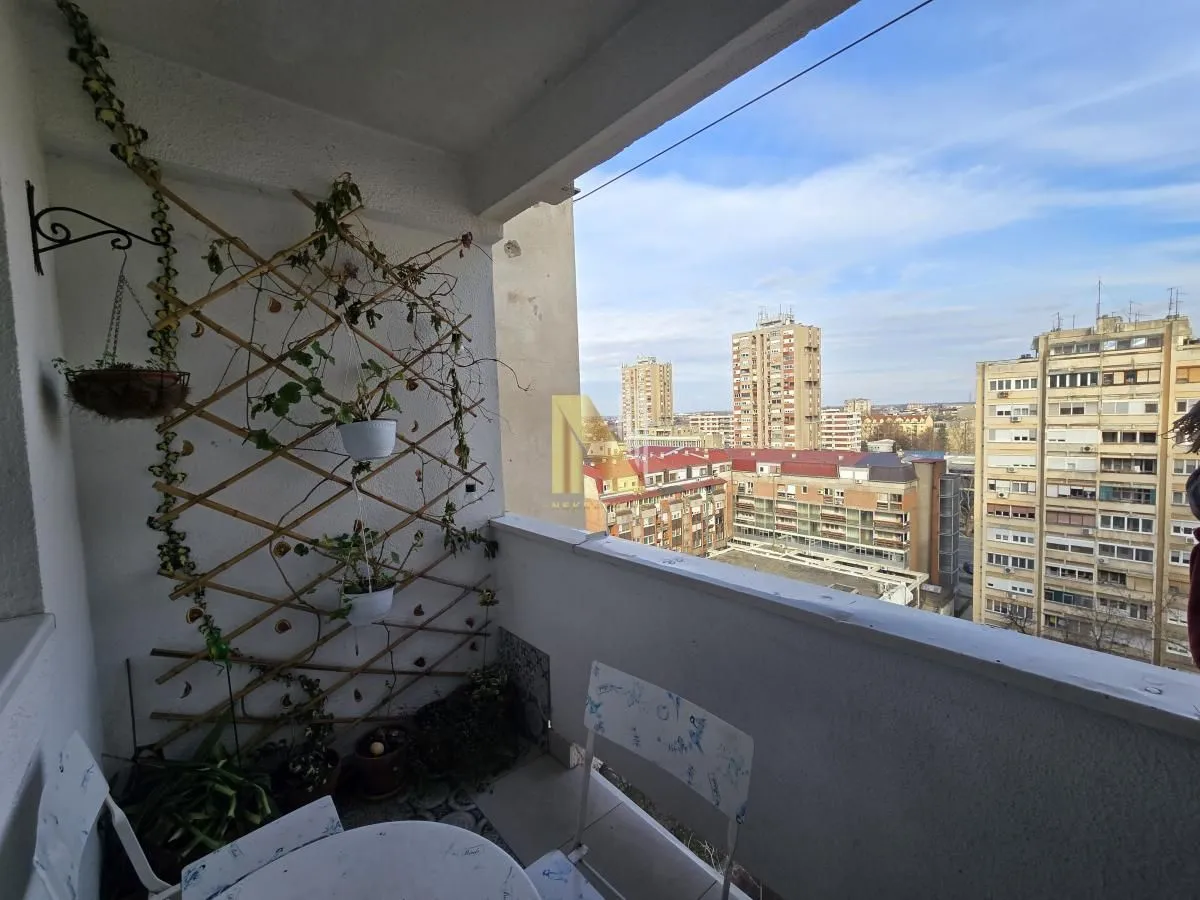 Prodaja, dvosoban stan, 55m², Železnička Stanica, Novi Sad Sve Podlokacije