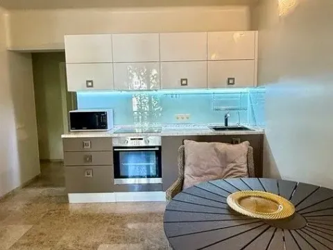 Sale, four bedroom apartment, 79m², Velji Vinogradi, Budva - image 3