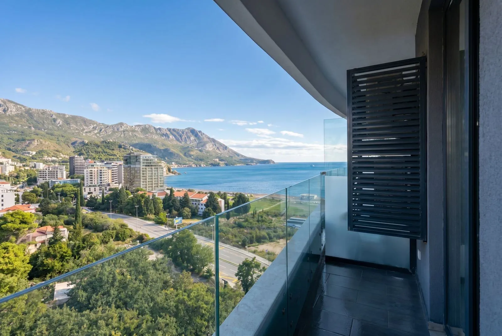 Izdavanje, jednosoban stan, 33m², Bečići, Budva