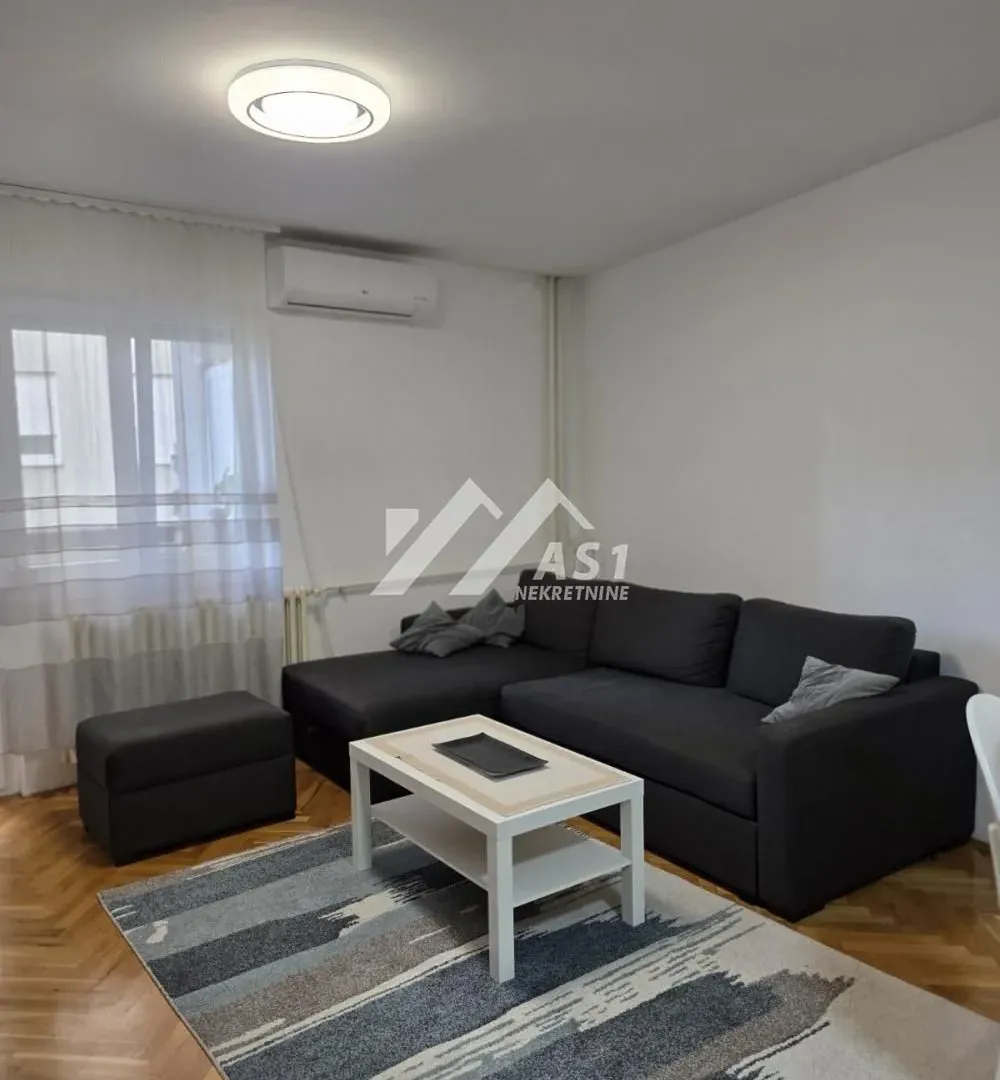 Izdavanje, dvosoban stan, 55m², Bulevar Oslobodjenja, Novi Sad Sve Podlokacije