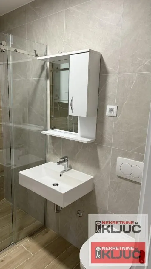 Izdavanje, jednosoban stan, 39m², Bulevar Oslobodjenja, Novi Sad Sve Podlokacije