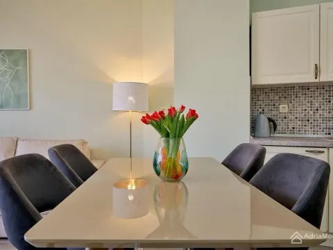 Sale, one bedroom apartment, 52m², Bečići, Budva - image 5