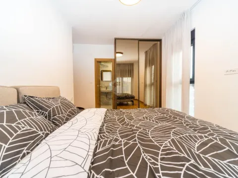 Izdavanje, trosoban stan, 100m², Podgorica, Crna Gora - image 8