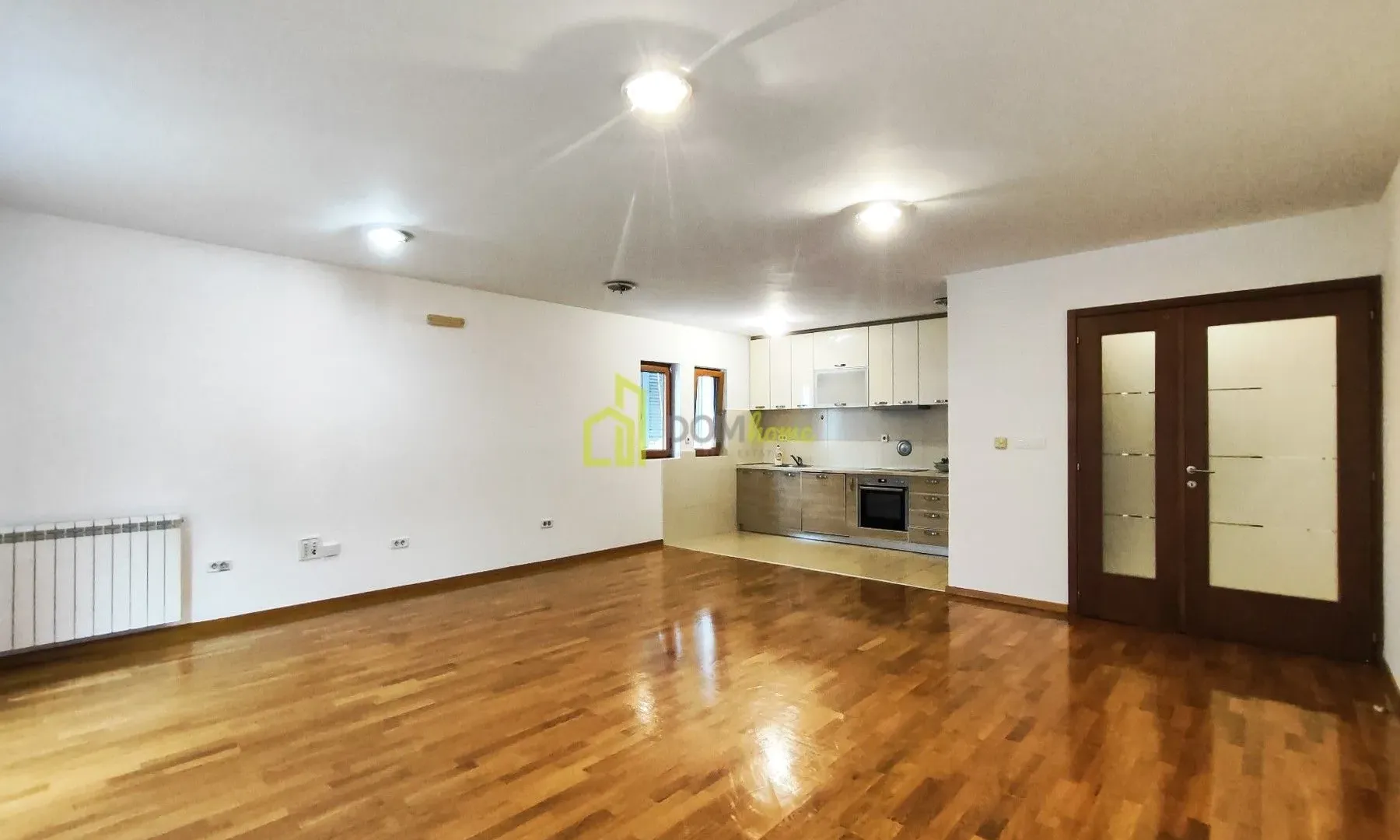 Izdavanje, dvosoban stan, 87m², Tološka šuma, Podgorica