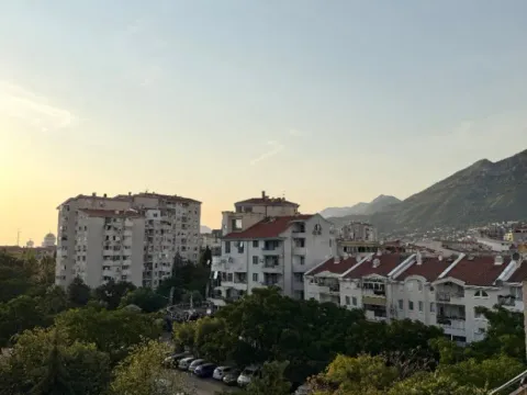 Izdavanje, jednosoban stan, 40m², Centar, Bar - image 7