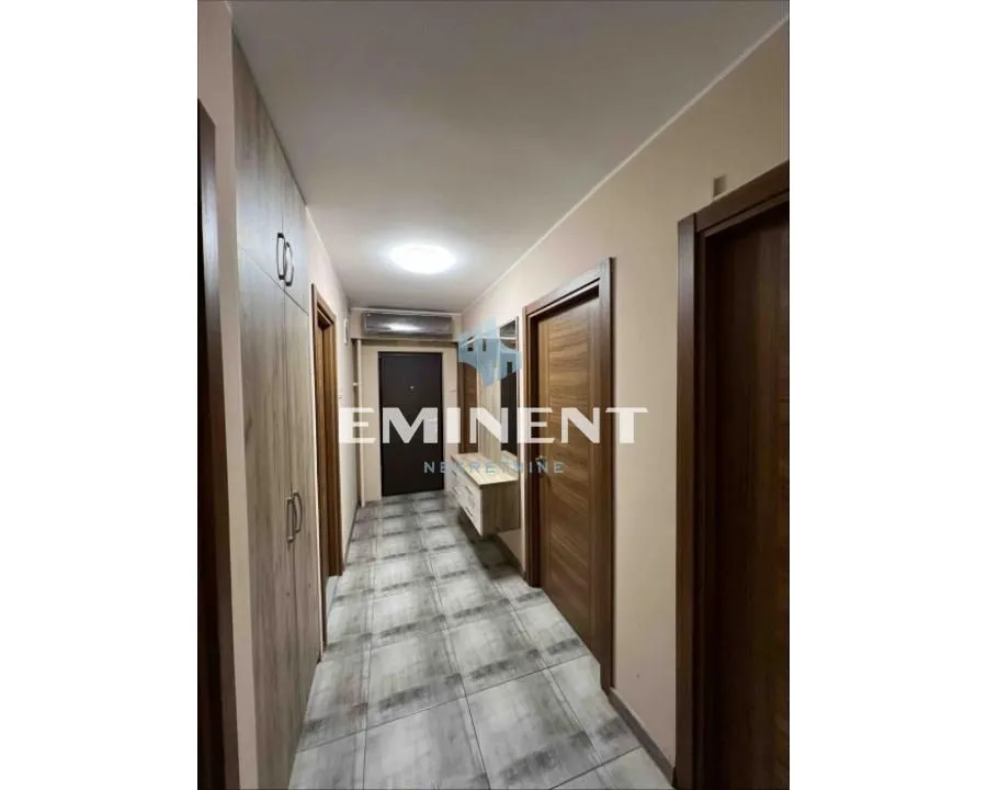 Izdavanje, četvorosoban stan, 75m², Novi Beograd Blok 38, Novi Beograd Sve Podlokacije